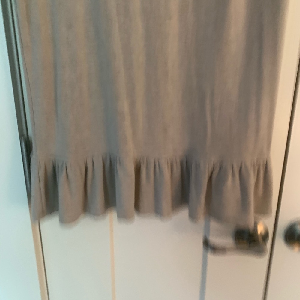 BOUTIQUE RUFFLE DRESS - Picture 3 of 4